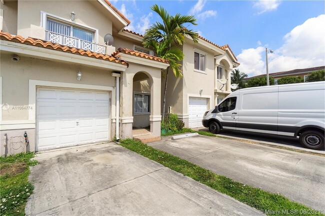 10901 NW 88th Terrace in Doral, FL - Building Photo - Building Photo