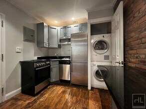 East 5th Street, Unit 1B in New York, NY - Building Photo - Building Photo