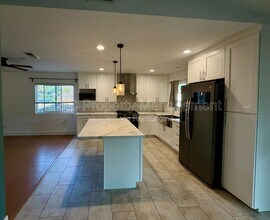 23357 Glenn Ellen Way in Ramona, CA - Building Photo - Building Photo