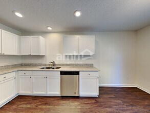 12483 Old Pond Rd in Noblesville, IN - Building Photo - Building Photo