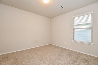 16868 Pink Wintergreen Dr in Conroe, TX - Building Photo - Building Photo