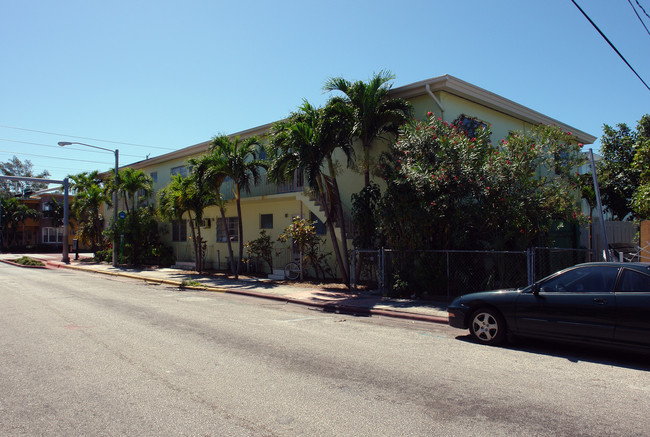 Harding Terrace Apartments in Miami Beach, FL - Building Photo - Building Photo