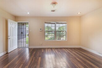 10601 Murr Way in Houston, TX - Building Photo - Building Photo