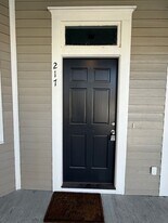 217 W 36th St in Savannah, GA - Building Photo