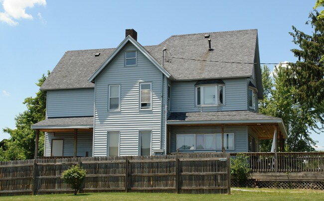 329 Arlington St in Youngstown, OH - Foto de edificio - Building Photo