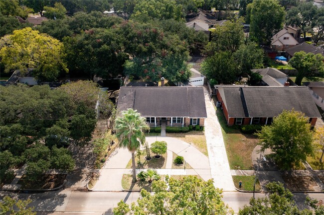 property at 6119 S Braeswood Blvd