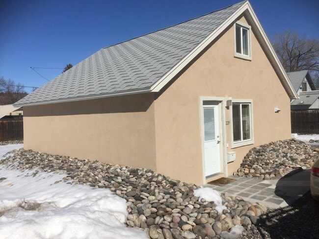 property at 1229 Parkhill Dr