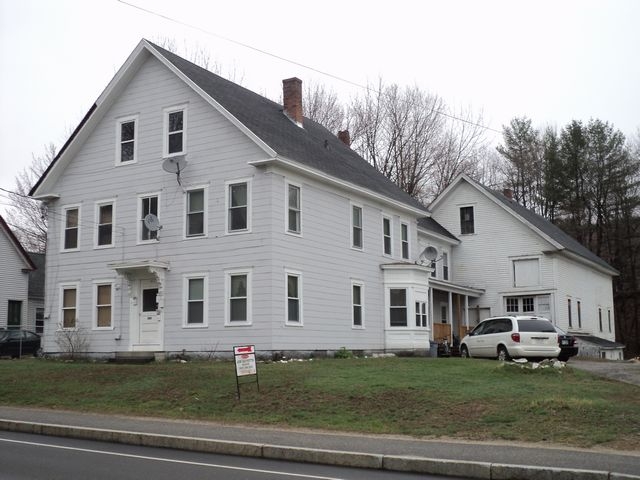 380 Lake St in Bristol, NH - Building Photo