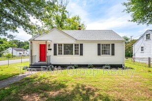 1023 Fourqurean Ln in Richmond, VA - Building Photo