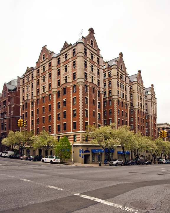 1220 Amsterdam Ave in New York, NY - Building Photo