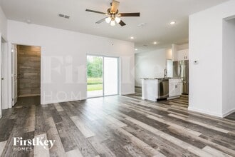 925 Albertville Ct in Poinciana, FL - Foto de edificio - Building Photo