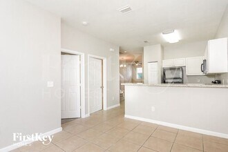 676 NE 21st Terrace in Homestead, FL - Foto de edificio - Building Photo