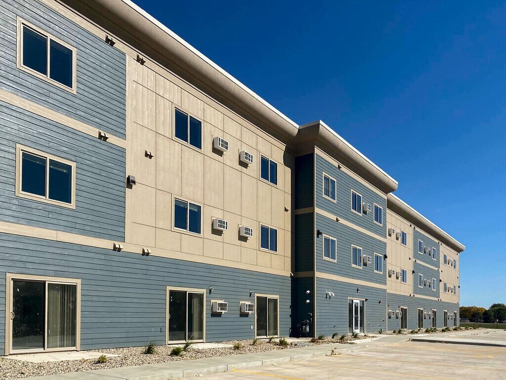 Windcrest Village Apartments & Townhomes Spencer, IA Apartments