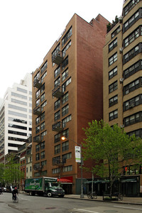 123 East 54th Street in New York, NY - Foto de edificio - Building Photo