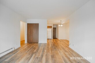 10413 Dearlove Rd in Glenview, IL - Building Photo - Building Photo