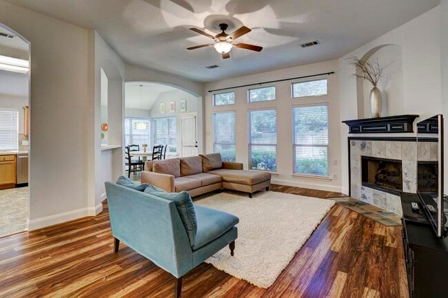 4903 Lake Catherine Ct in Richmond, TX - Building Photo - Building Photo