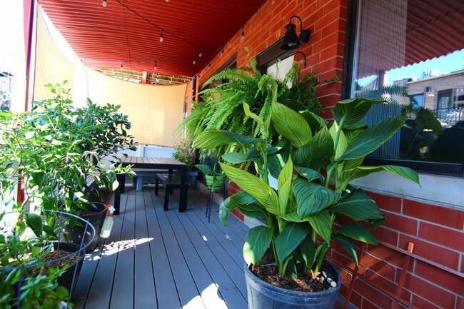 property at 4648 N Winthrop Ave