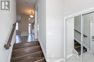 1015 Speedvale Ct in Ottawa, ON - Building Photo - Building Photo