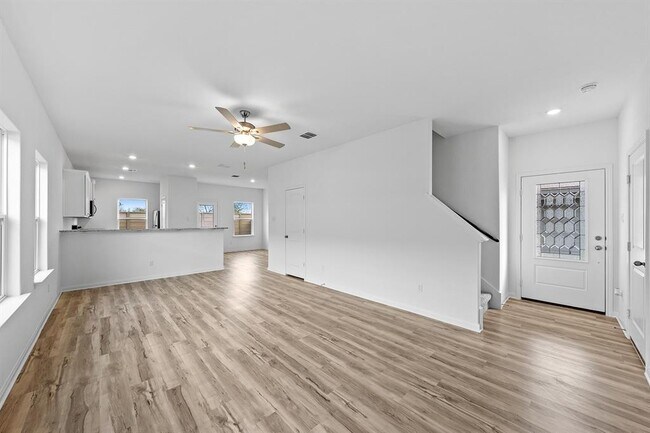 112 Paradise Cyn Dr in Jarrell, TX - Building Photo - Building Photo