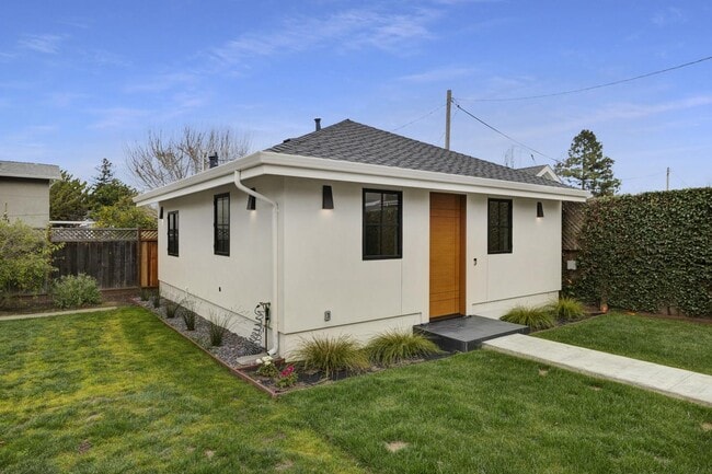 1438 Columbus Ave in Burlingame, CA - Building Photo - Building Photo