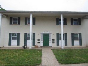 329 Buttonwood St-Unit -Apt C in Norristown, PA - Building Photo - Building Photo