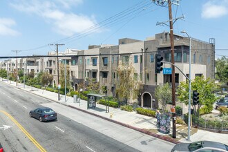 The Glen in Van Nuys, CA - Building Photo - Building Photo