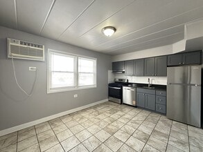 3820 25th Ave, Unit 61 in Schiller Park, IL - Building Photo - Building Photo