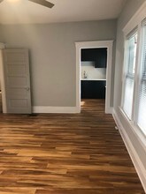 1830 NW 23rd Pl-Unit -Apt. B in Portland, OR - Building Photo - Building Photo