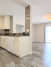 3935 NW Cinnamon Tree Cir in Jensen Beach, FL - Building Photo - Building Photo