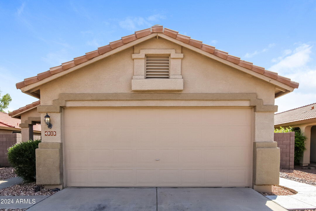 4015 W Rose Garden Ln in Glendale, AZ - Building Photo