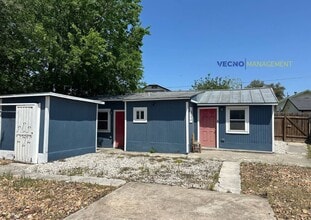 411 Cincinnati Ave in San Antonio, TX - Building Photo - Building Photo