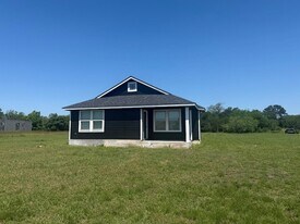 108 Rio Vista Ranch Rd in Del Valle, TX - Building Photo