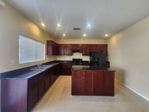 3432 Barada Heights Ave in North Las Vegas, NV - Building Photo - Building Photo