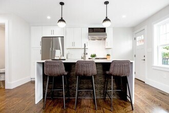 10 Brook St in Somerville, MA - Foto de edificio - Building Photo