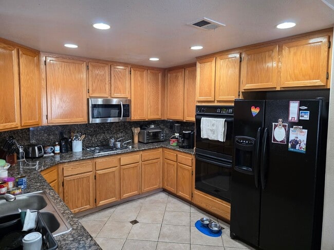 2432 Papyrus Ct in Oceanside, CA - Foto de edificio - Building Photo