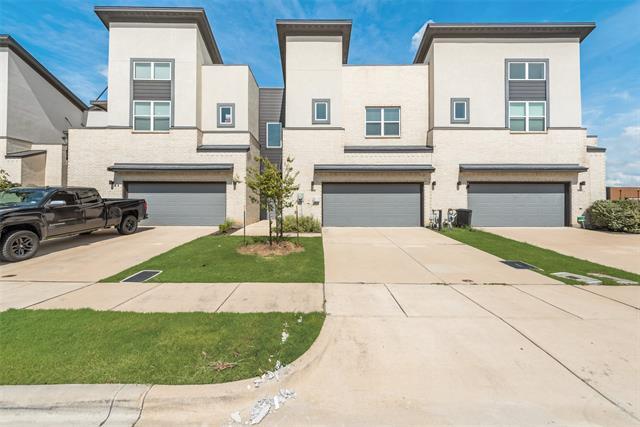 2000 Bethlehem St in Irving, TX - Building Photo