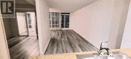 373 Front St W in Toronto, ON - Building Photo - Building Photo