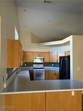 801 Sun Bridge Ln in Henderson, NV - Building Photo - Building Photo