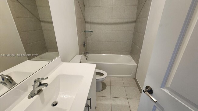 12897 SW 234th St in Homestead, FL - Foto de edificio - Building Photo