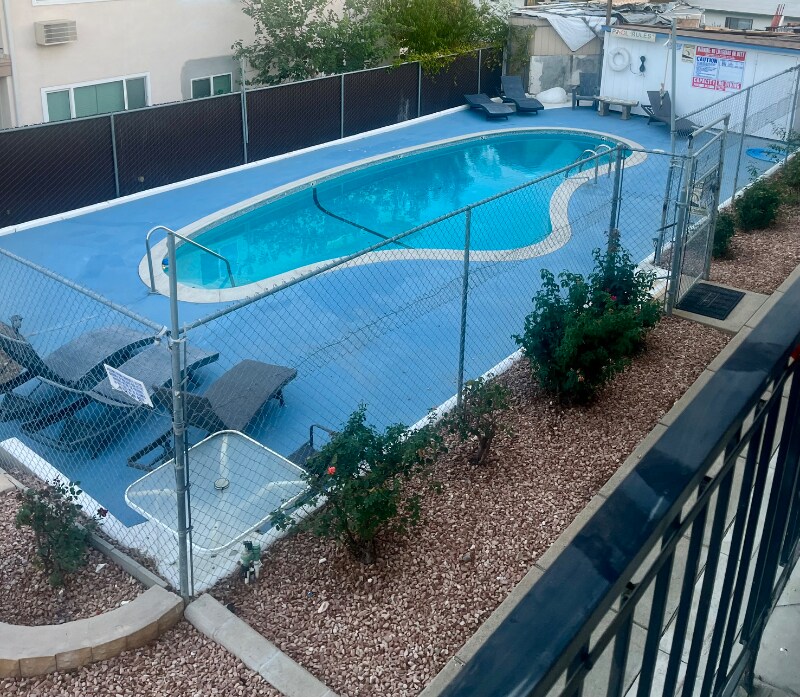 713 E Elder St in Fallbrook, CA - Building Photo