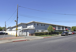 Courtyard Plaza Apartamentos