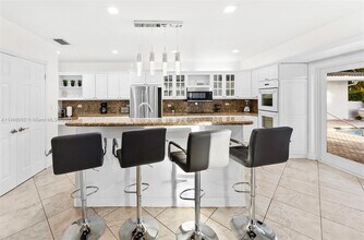 413 Tamarind Dr in Hallandale Beach, FL - Building Photo - Building Photo