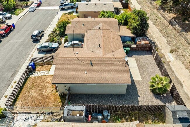 4628 Calle Del Palo in Oceanside, CA - Building Photo - Building Photo