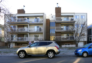 Scarboro Place in Calgary, AB - Building Photo - Building Photo