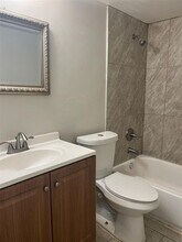 5885 Dahlia Dr in Orlando, FL - Foto de edificio - Building Photo