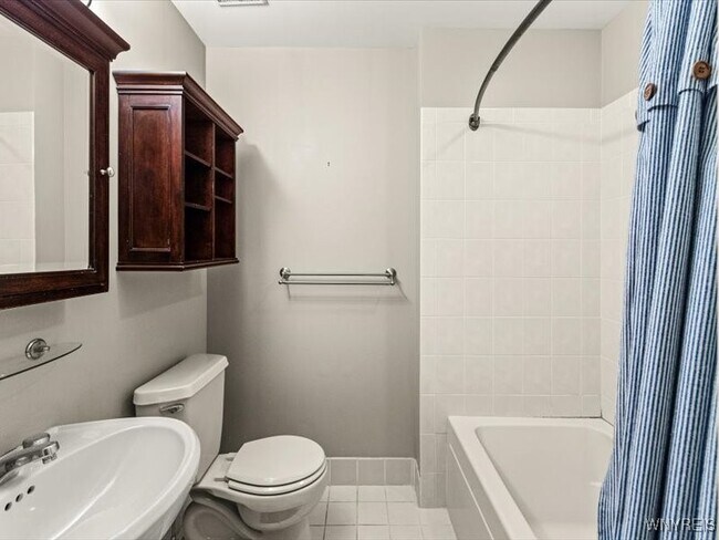 610 Main St in Buffalo, NY - Building Photo - Building Photo