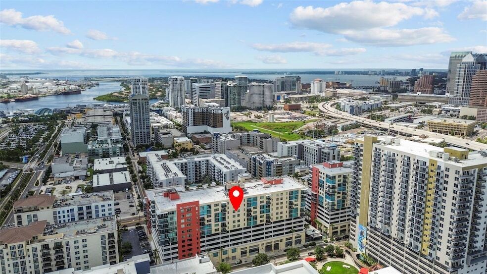 1208 E Kennedy Blvd, Unit 1022 in Tampa, FL - Building Photo