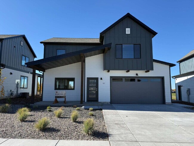 property at 82 Horseshoe Lp
