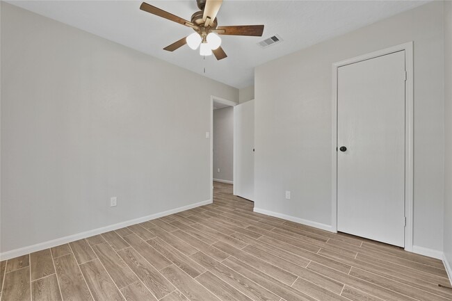 property at 7 E Brookberry Ct