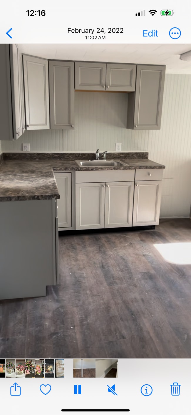 241 W 5th St in Oswego, NY - Building Photo - Building Photo